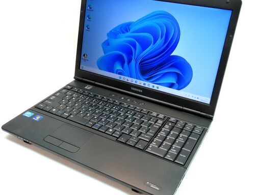 名古屋近郊無料持参！■極美品！快速！全面アップグレード中古・東芝製■最新Windows11搭載！動作もサクサク快適です♪(新品SSD+8Gメモリ搭載)■即！使用可(初心者フォローします！)★ネットもExcel -Wordもバッチリです！