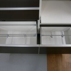 R098 丸山工業 高級キッチンボード、食器棚、幅133cm 美品