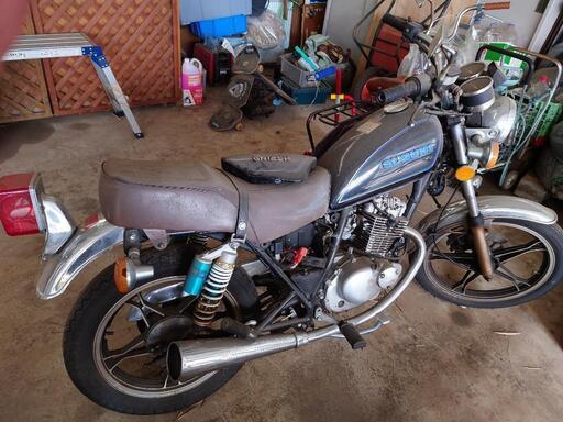 SUZUKI　スズキGN125 バイク