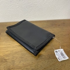 ナイロン製 黒 財布