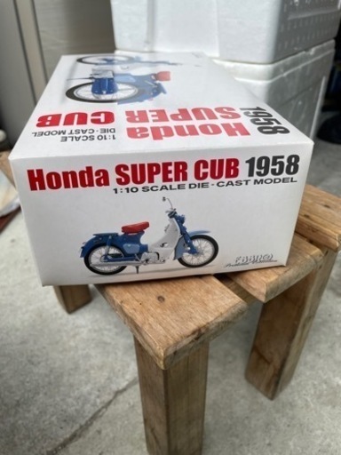 ホンダ　スーパーカブ　ミニチュア1:10