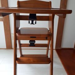 ベビーテーブル付き木製椅子