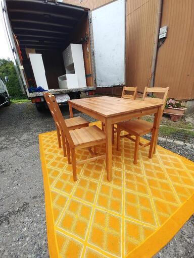 食卓テーブル、椅子4脚　4人がけ