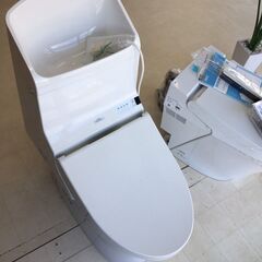 直接引取】未使用展示品TOTO TCF967 ウォシュレット一体形便器HVリモデル