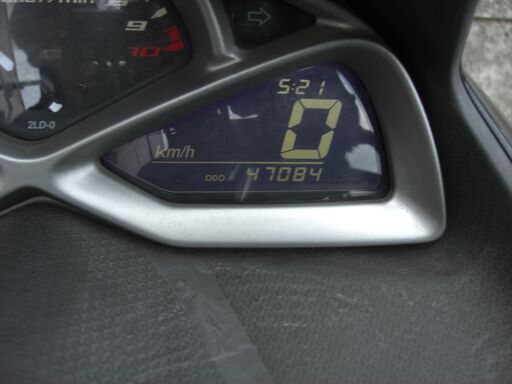 最終下げて出してます。マジェスティ155S エンジンセル始動 リアタイヤ