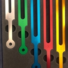 JKI 五行 カラーオンサセラピスト用音叉とテキストのセット♡　　キネシオロジー　オンサセラピスト　音叉　セラピー　ヒーリング　タッチフォーヘルス