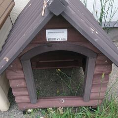 🐶🏠🐕(L) 木製の犬小屋
