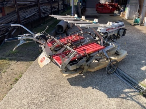 共立4条植え田植え機