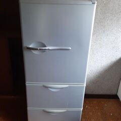 2011年製　ハイアールアクア冷蔵庫