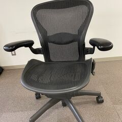 アーロンチェア（出品2）