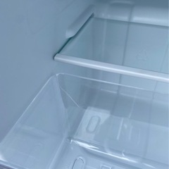 2019年製　★Hisense☆93L☆2ドア冷蔵庫☆右開き☆強化ガラス製棚☆オートクローズ冷蔵室ドア【HR-B95A】