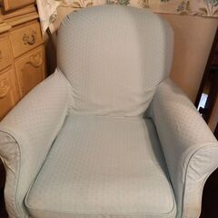 Laura Ashley 水色 ボタン付き背もたれ 1人掛けソファ【送料込み】 2025年最新】Laura Ashley 1人掛けソファの人気アイテム - メルカリ
