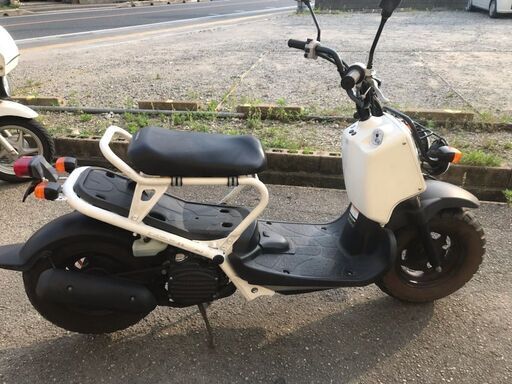 AF58 ズーマー実働　白　キャブタイプ　シャッター新品　福岡市南区