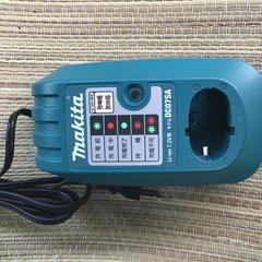 マキタ　makita ペンタクト　充電器　DC07SA 7.2V用