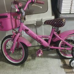 女の子用自転車、ピンク色