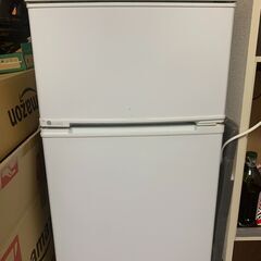 2017年製冷蔵庫（冷凍庫あり）90Lをお譲りします