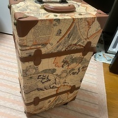 鍵の開かないスーツケース