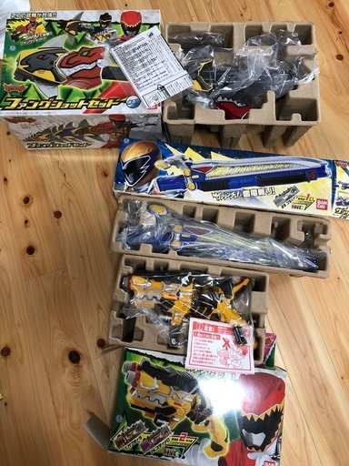 戦隊ヒーロー　キョウリュウジャーまとめて