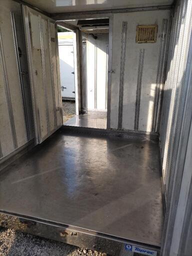 匝瑳市八日市場】No.AM-69 横扉付き 保冷コンテナ 長さ約320cm×幅185cm