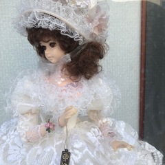 (お届けします)フランス人形、スキヨドール