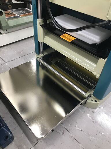 引取限定】makita マキタ 自動カンナ 2012NB【小倉南区葛原東】