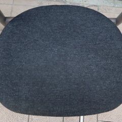 ドイツのメーカーHUKLA(フクラ)社のKASTOR･D(カストール)アームレスチェア2脚セットです。脚と背もたれが一体となったモダンなダイニングチェア。背中になじむ曲線がダイニングを寛ぎ空間に。CF122