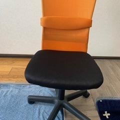 チェアー　椅子　オレンジ