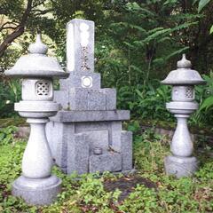 納骨堂（墓石）と灯籠2つセット
