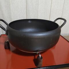 鉄鍋と鍋敷き