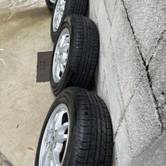 タイヤ　ROADSTONE  15インチ　ほぼ新品に近い〜‼️早いもの勝ち〜‼️