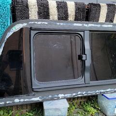 ハイエース　小窓付スライドドアガラス