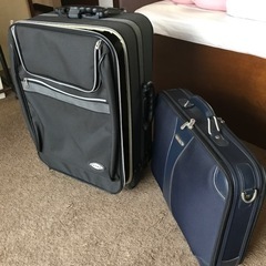 ソフトスーツケースとアタッシュケース