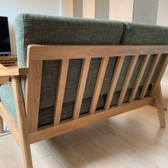 2人掛けソファとローテブルをセット価格にて