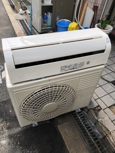 大阪市内配達取り付け無料⁉2018日立エアコン14畳から16畳⭕️保証付き