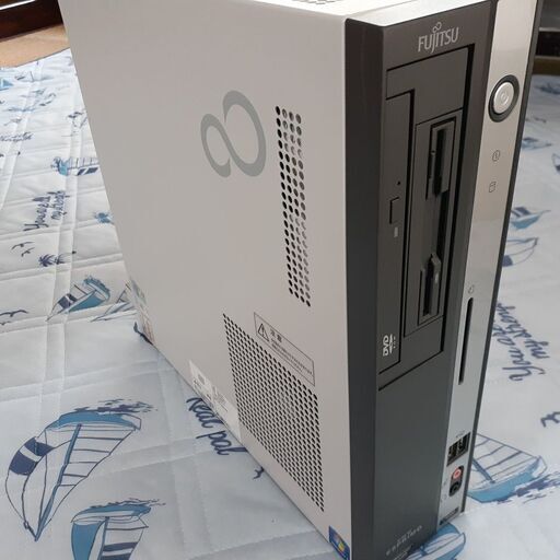 熊本【取引中です】FMV　ESPRIMO　デスクトップ本体のみ　SSD搭載　フロッピーディスク　Windows11　③