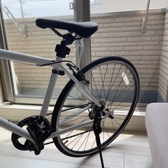 クロスバイク シマノ製7段変速 700c ワイヤ錠・ライト付き 前後ブレーキ