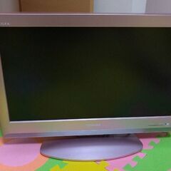 TOSHIBA REGZA 2010年製液晶テレビ 22インチ