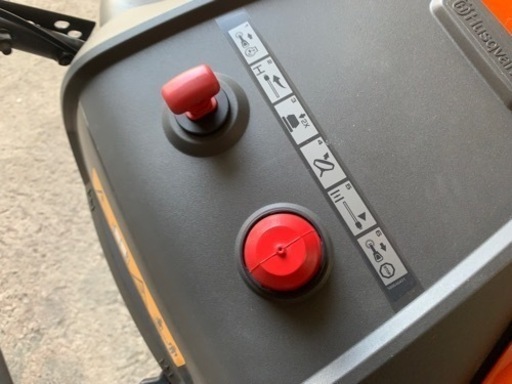 美品‼︎ST131 Husqvarna 除雪機 エンジン