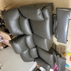 ラルーキー電動リクライニングソファー❗️更に値下げ