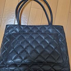 【泣く泣く期間限定値下げ！】本物のCHANELのバッグ！シリアルナンバー付き！復刻トートバッグ　キャビアスキン　黒　ブラック　マトラッセ 泣く泣く期間限定値下げ！】本物のCHANELのバッグ！シリアルナンバー