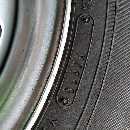 日産アトラスのスタッドレスタイヤとホイールです。