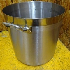 (5715-015) 美品 蛇口付き ステンレス 寸胴鍋 直径40cm 洗浄ブラシ付き W485D530H450 二枚蓋 両手鍋 スープ 業務用 中古 厨房 飲食店 店舗