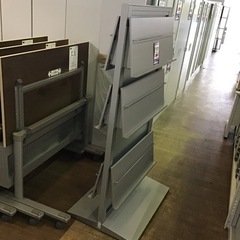 JF-24 【オフィス家具専門店】オカムラのマガジンスタンドです！