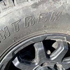 ハイエースに履いてました