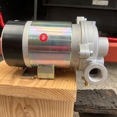 水ポンプですよ　新品ですよ24Vです