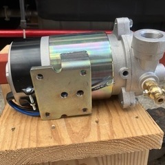 水ポンプですよ　新品ですよ24Vです