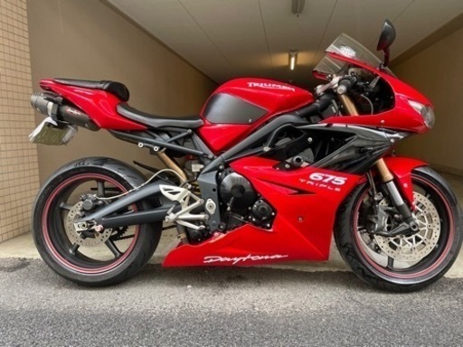トライアンフ　triumph デイトナ675