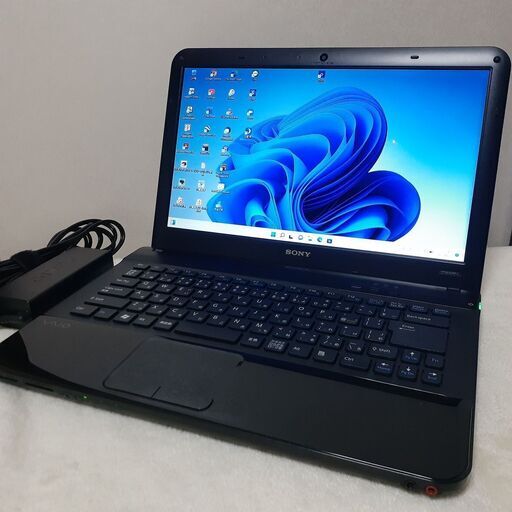 【取引中です】SONY　VAIO　SSD搭載　　14インチ　ブラック　webカメラ　Wi-Fi　Bluetooth　マルチ　Windows11