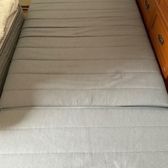折りたたみ式シングルベッド