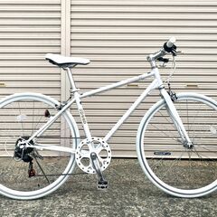 美品　クロスバイク　700 x 28C　6段ギア（シマノ製）　ホワイト